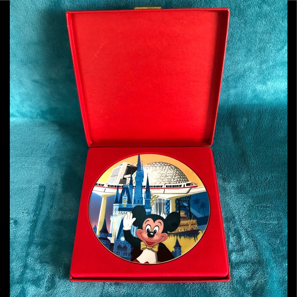 DISNEY WORLD 15th Anniversary Commemorative Plate